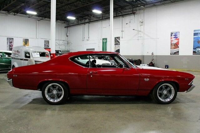 1969 Red Chevrolet Malibu --