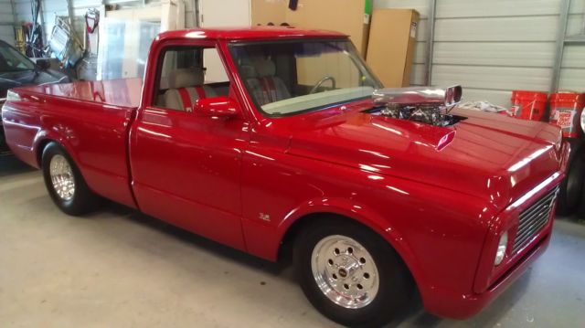 1969 White Chevrolet C-10 Crew Cab Pickup