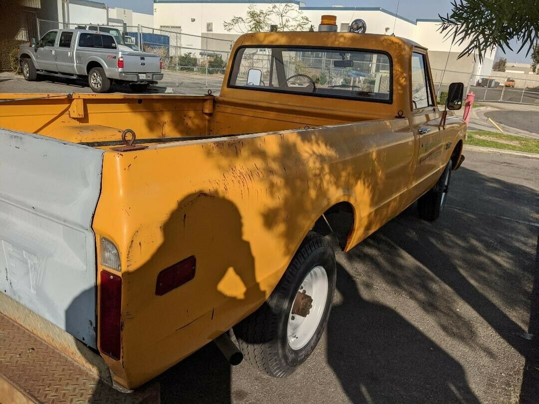 1969 Yellow Chevrolet C-10 Standard Cab Pickup