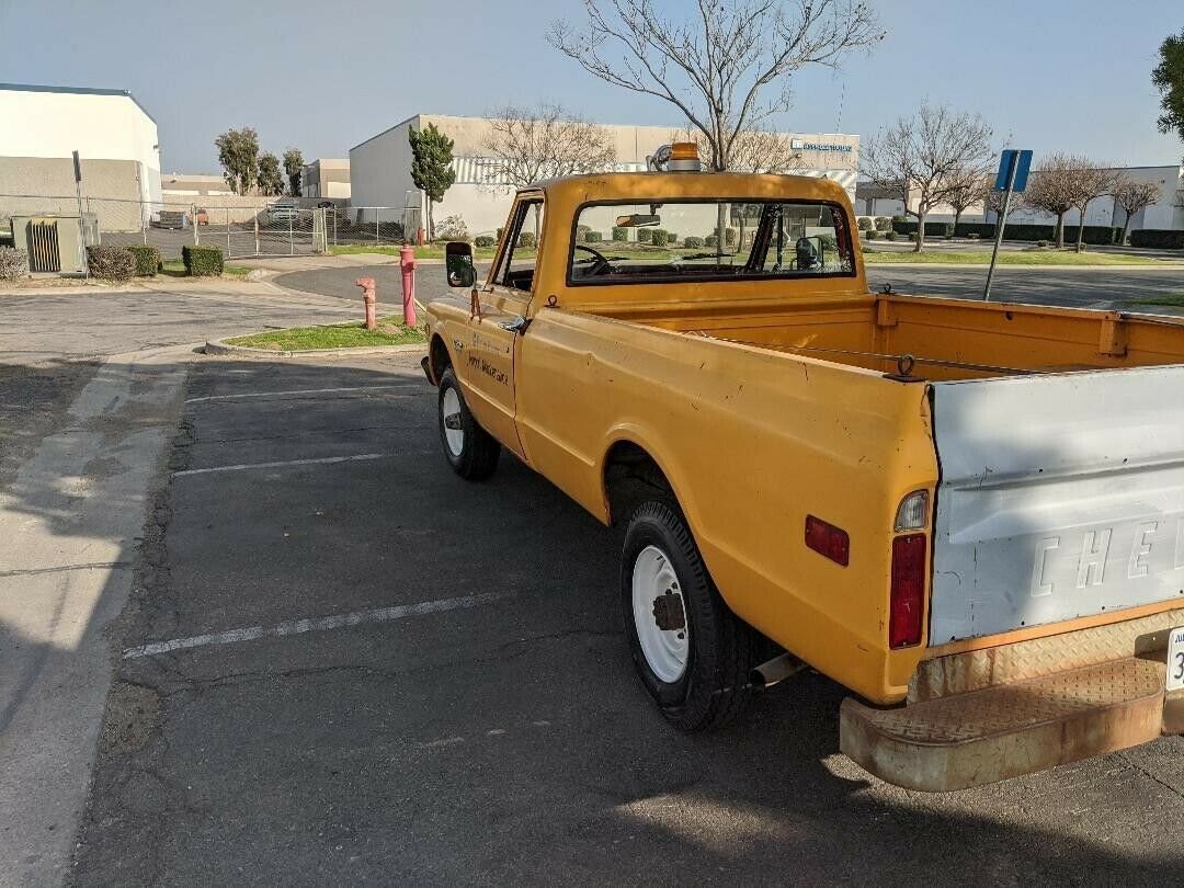 1969 Yellow Chevrolet C-10 Standard Cab Pickup
