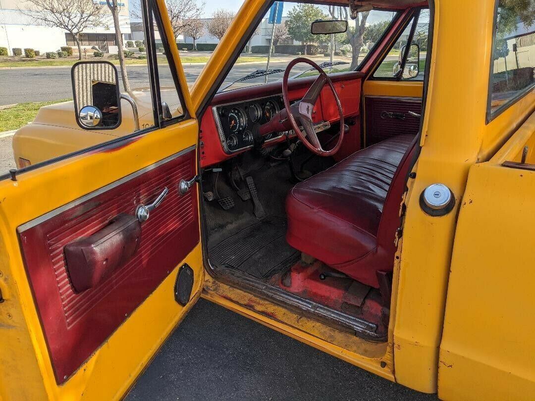 1969 Yellow Chevrolet C-10 Standard Cab Pickup