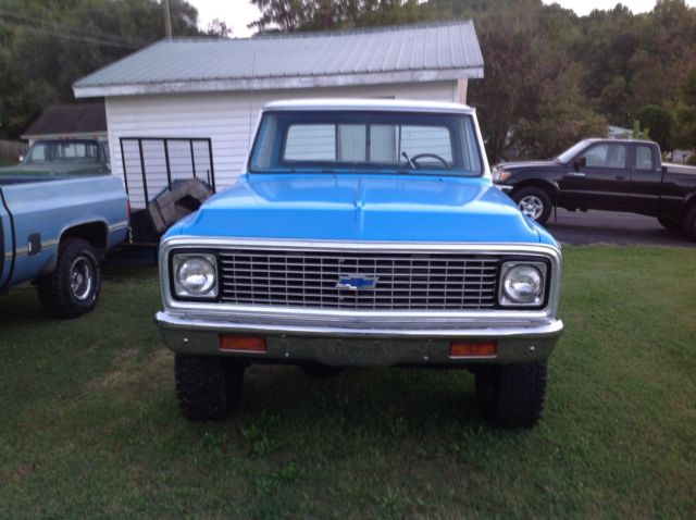 1969 Blue Chevrolet C-10 pickup