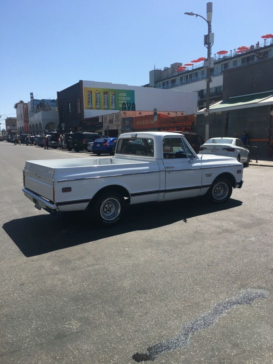 1969 White Chevrolet C-10