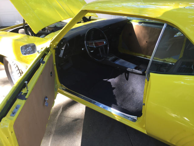 1969 76 Corvette Yellow Chevrolet Camaro Coupe