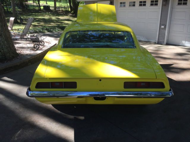 1969 76 Corvette Yellow Chevrolet Camaro Coupe