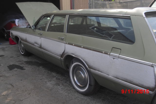 1969 green Chrysler Town & Country