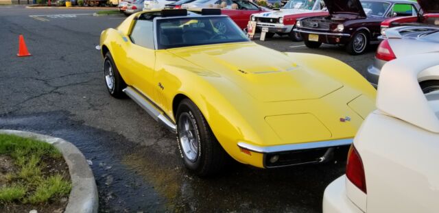 1969 Yellow Chevrolet Corvette Coupe
