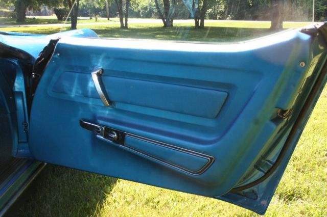 1969 Blue Chevrolet Corvette Coupe