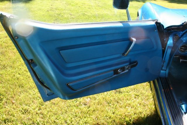 1969 Blue Chevrolet Corvette Coupe