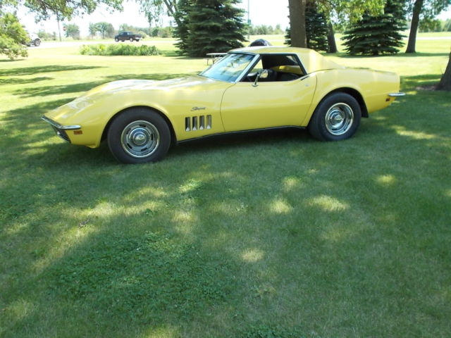 1969 DAYTONA YELLOW Chevrolet Corvette Convertible
