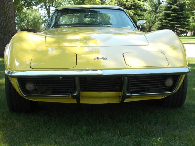 1969 DAYTONA YELLOW Chevrolet Corvette Convertible