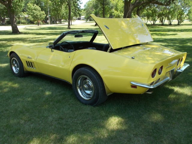 1969 DAYTONA YELLOW Chevrolet Corvette Convertible
