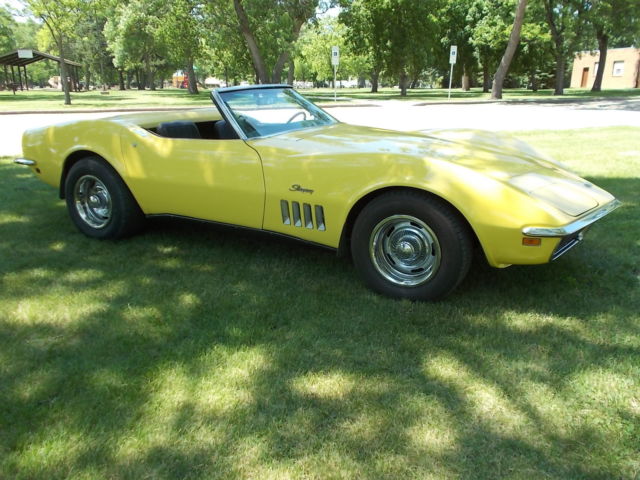 1969 DAYTONA YELLOW Chevrolet Corvette Convertible