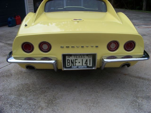 1969 Yellow Chevrolet Corvette Coupe