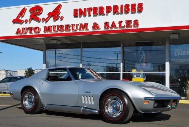 1969 Silver Chevrolet Corvette Coupe
