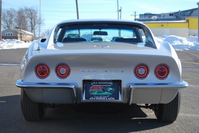 1969 Silver Chevrolet Corvette Coupe