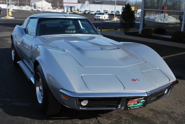 1969 Silver Chevrolet Corvette Coupe