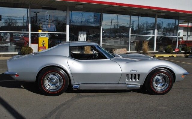 1969 Silver Chevrolet Corvette Coupe