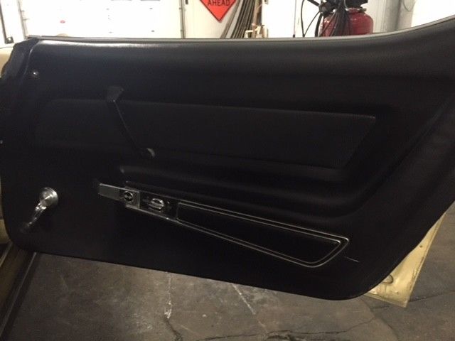 1969 Riverside Gold Chevrolet Corvette Coupe