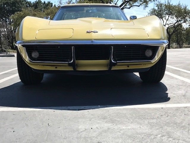 1969 Yellow Chevrolet Corvette Coupe