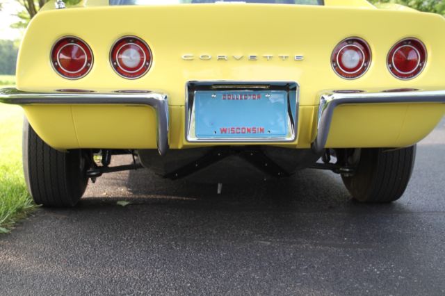 1969 Yellow Chevrolet Corvette Coupe
