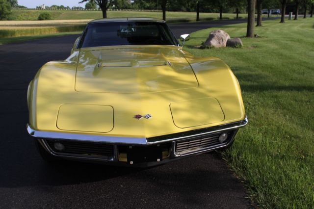 1969 Yellow Chevrolet Corvette Coupe