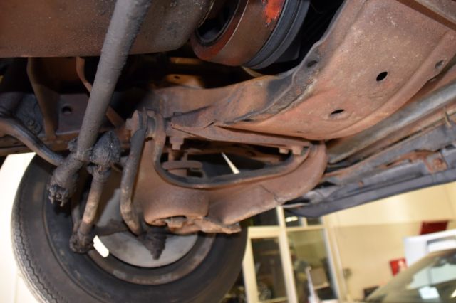 1969 White Chevrolet Corvette Coupe