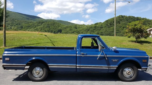 1969 Blue Chevrolet C-10 Standard Cab Pickup