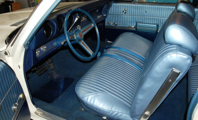 1969 White Oldsmobile Cutlass 2dr post