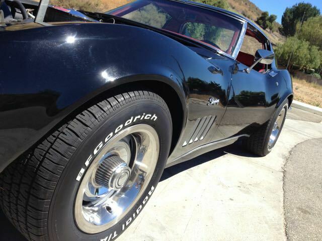 1969 Black Chevrolet Corvette Coupe / Removable top