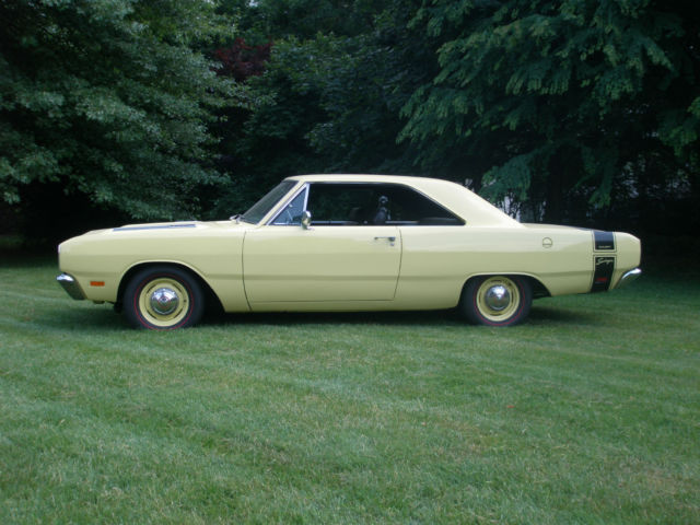 1969 Sunfire Yellow Dodge Dart