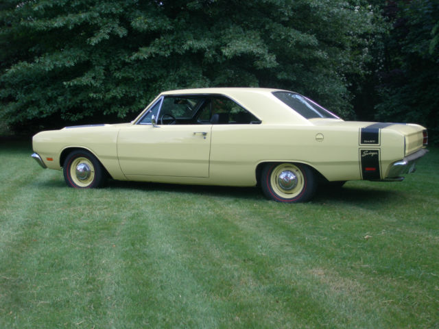 1969 Sunfire Yellow Dodge Dart