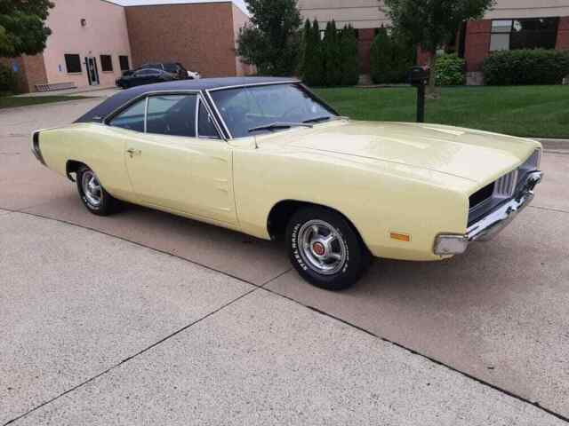1969 Yellow Dodge Charger Coupe