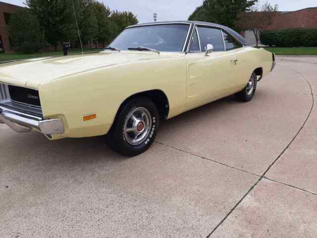 1969 Yellow Dodge Charger Coupe