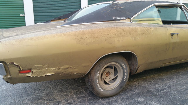 1969 gold Dodge Charger U/K