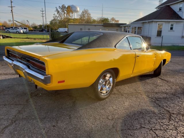 1969 Yellow Dodge Charger Hardtop