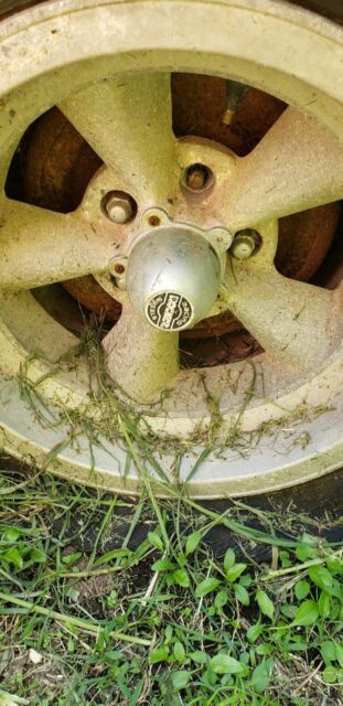 1969 Yellow Dodge Coronet Coupe