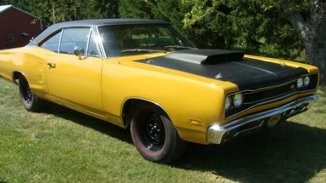 1969 Butterscotch Dodge Coronet