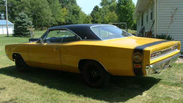 1969 Butterscotch Dodge Coronet