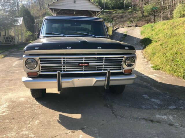 1969 Black Ford F-100