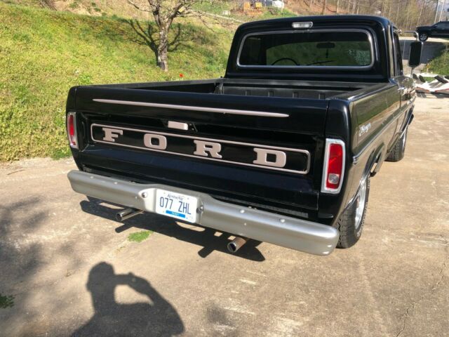 1969 Black Ford F-100