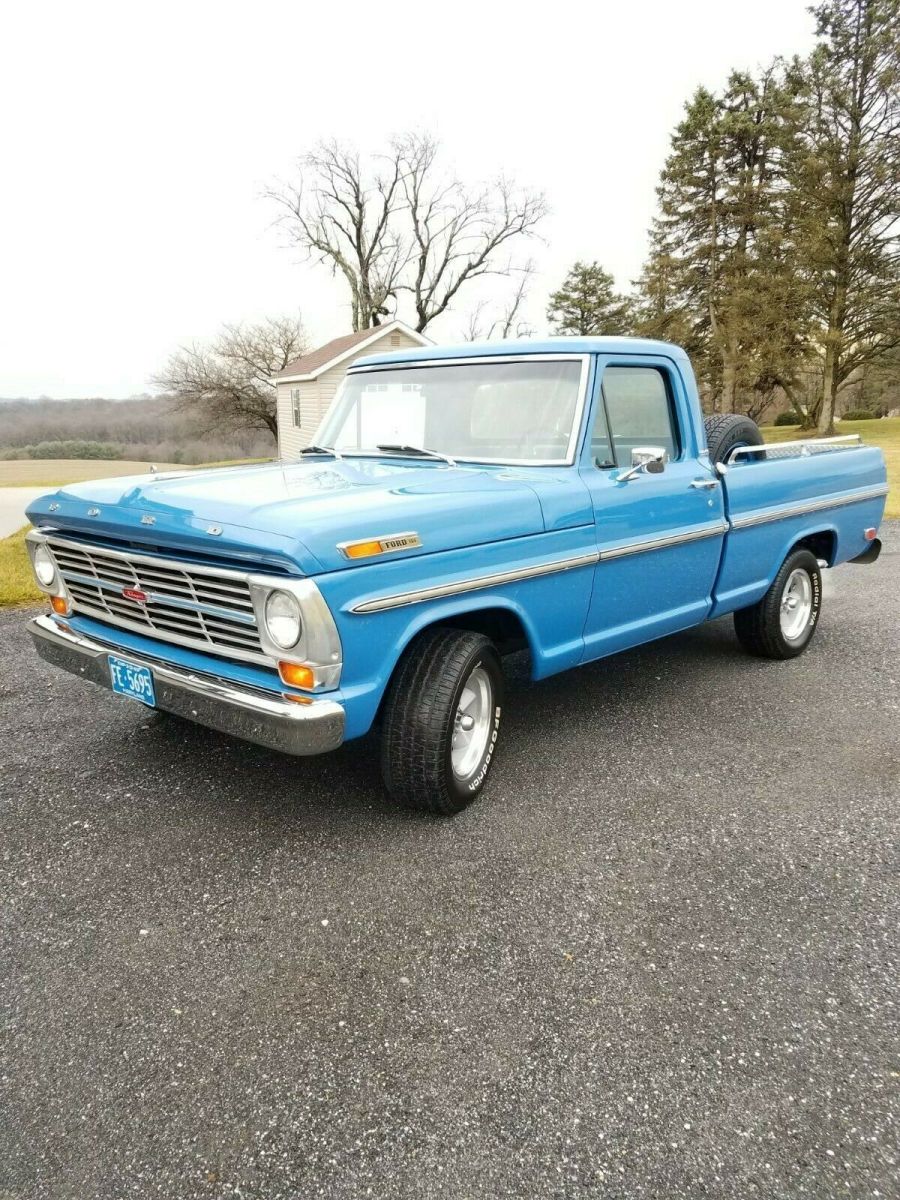 1969 Blue Ford F-100 Short bed