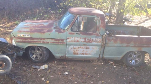 1969 Ford F-100 Standard Cab Pickup