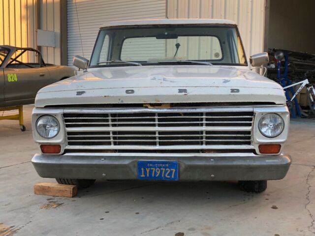 1969 White Ford F-100 Can bed