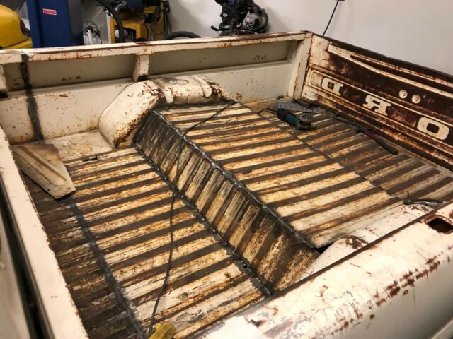 1969 White Ford F-100 Can bed