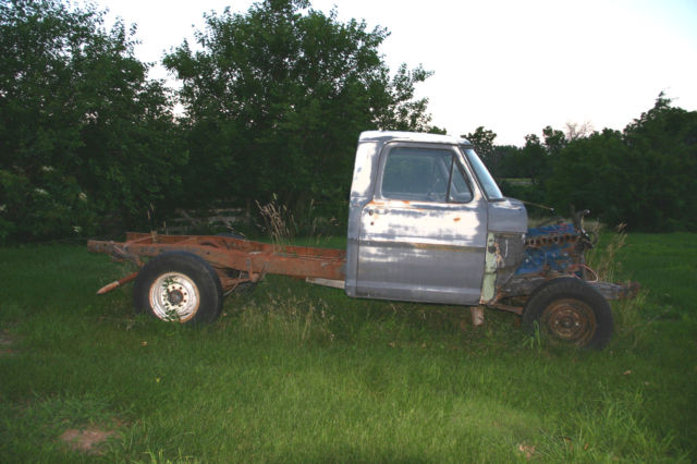 1969 Ford F-250 Cab & Chassis