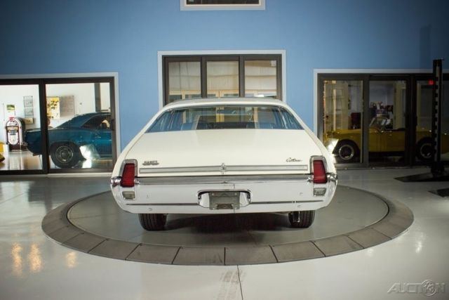 1969 White Oldsmobile Cutlass