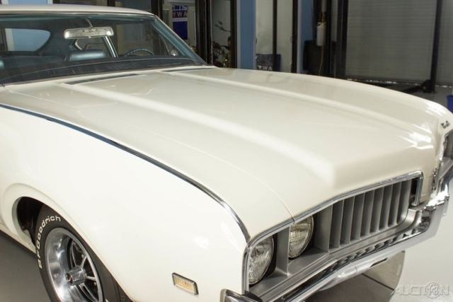 1969 White Oldsmobile Cutlass