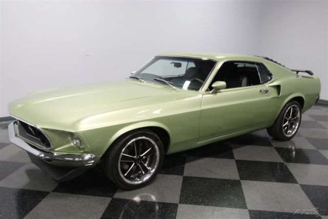 1969 Gold Ford Mustang