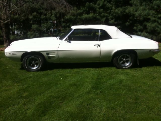 1969 White Pontiac Firebird Convertible